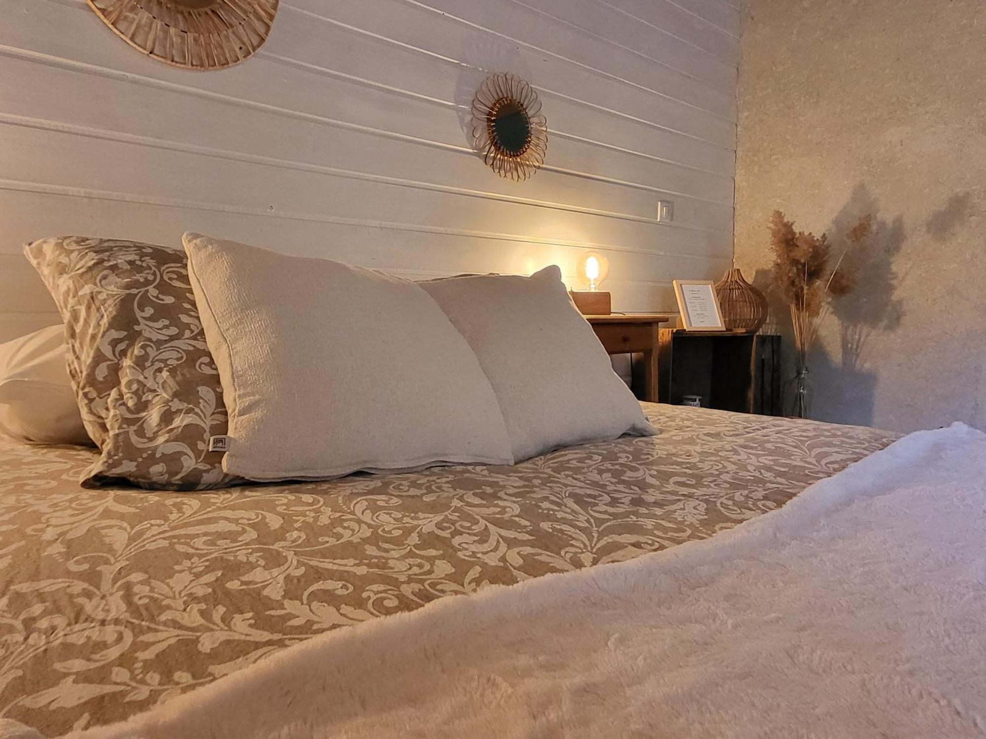 Le Grenier A Ble Hotel Satillieu Szoba fotó