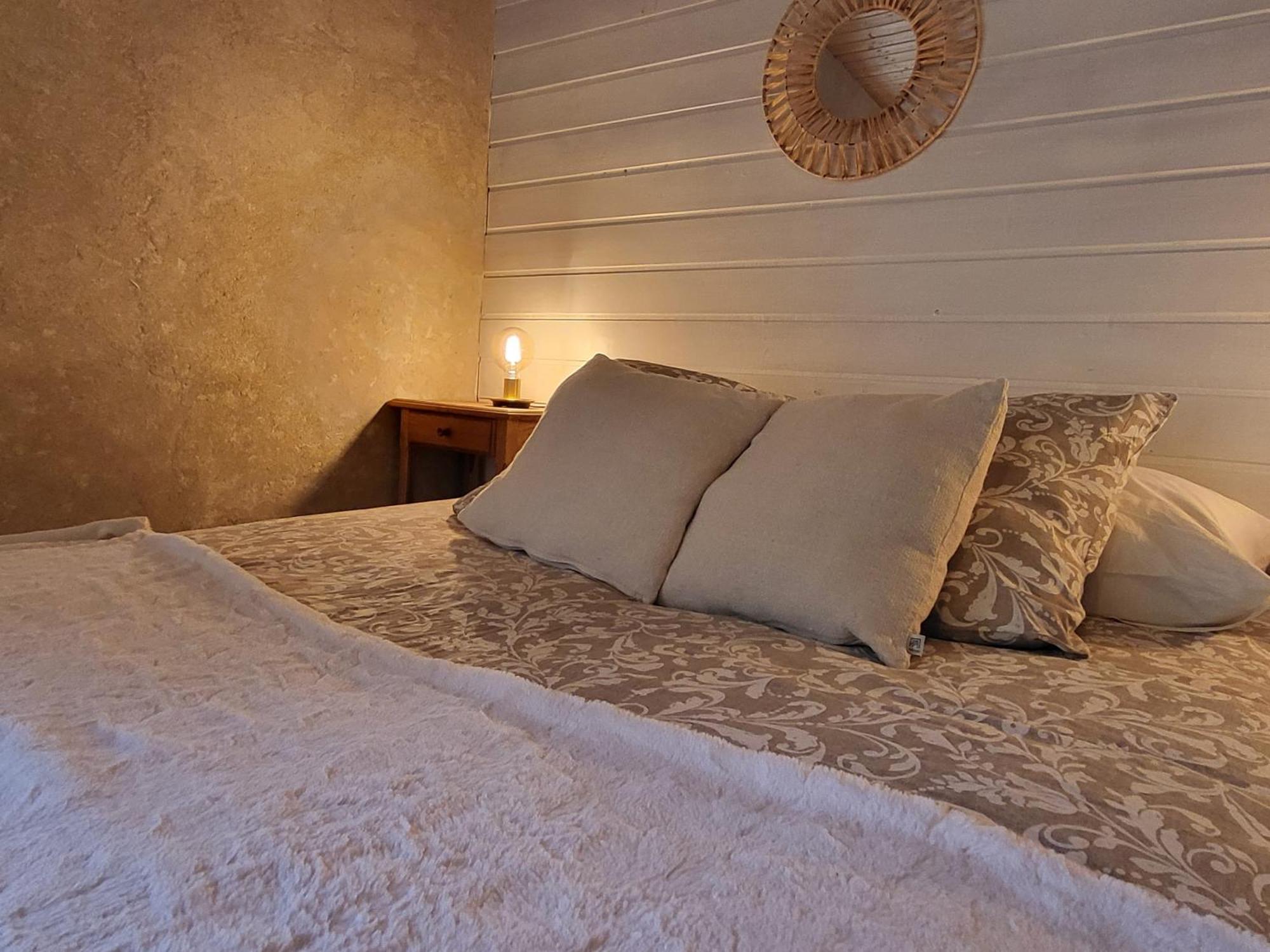 Le Grenier A Ble Hotel Satillieu Szoba fotó