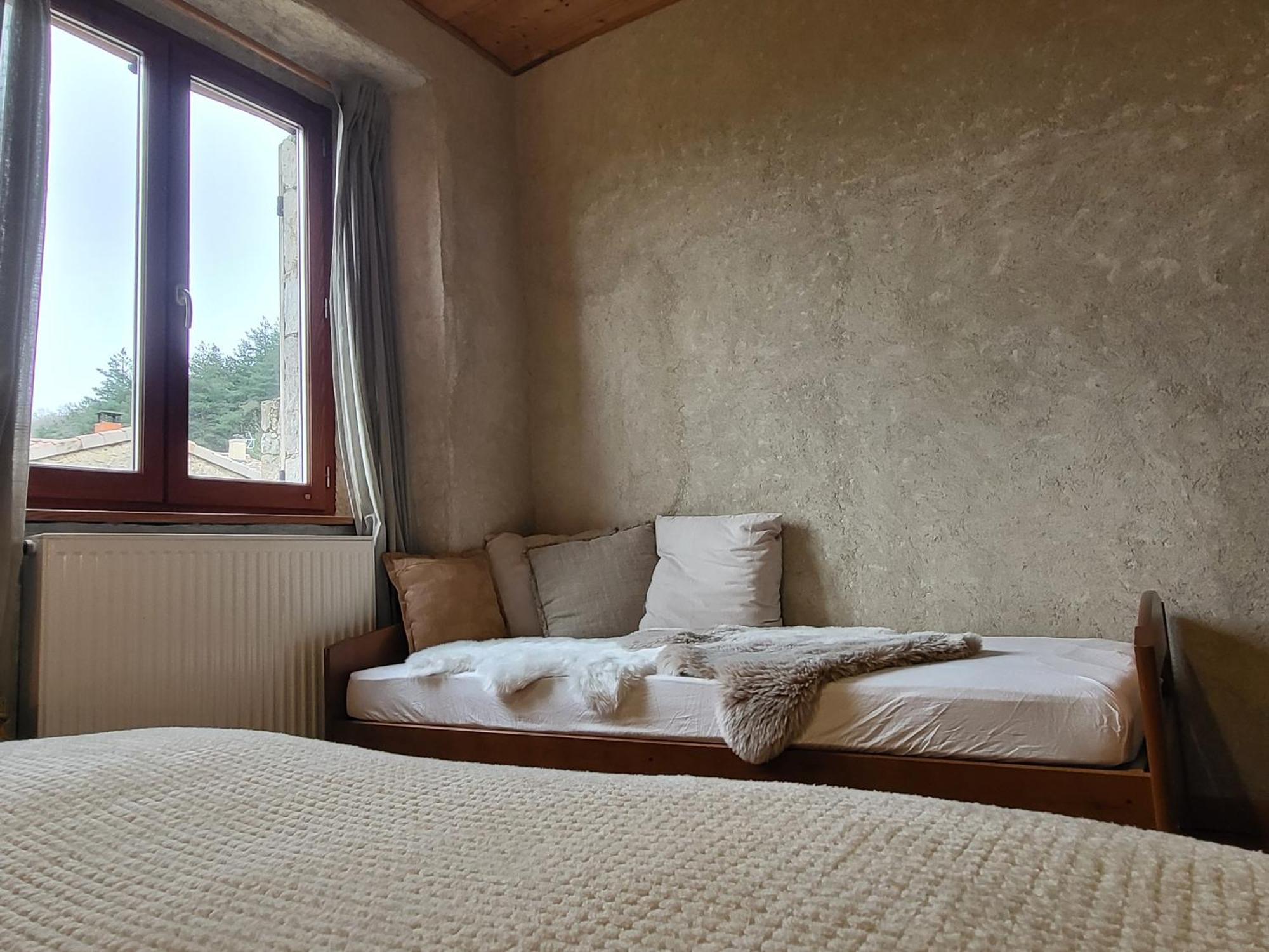 Le Grenier A Ble Hotel Satillieu Szoba fotó